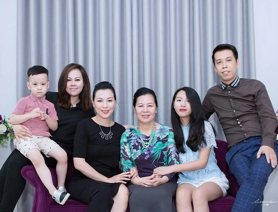 Chia sẻ 10 kiểu tạo dáng chụp ảnh gia đình 6 người đẹp – Chụp hình cưới, ảnh gia đình, ảnh nghệ thuật – Lavender Studio