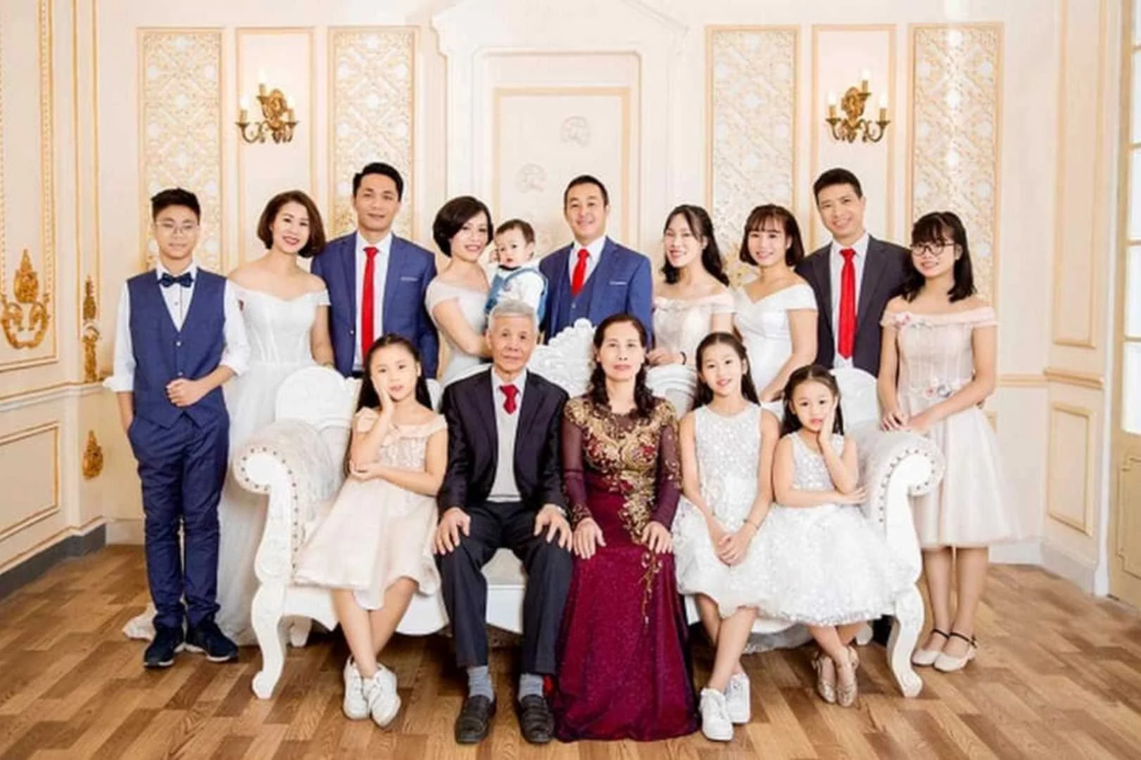 Chụp hình gia đình đẹp ấn tượng tại Hà Nội bạn nhất định phải thử