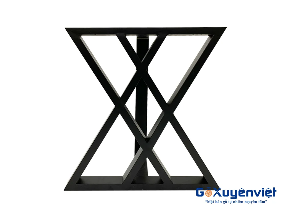 Tóc layer nam xoăn nhẹ cười tươi áo kẻ